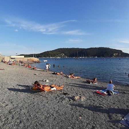 Moderno Appartamento Vista Mare, Con Parcheggio Privato Портовенере Экстерьер фото
